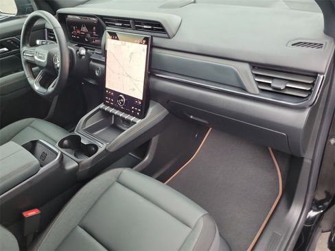 Used 2026 GMC Terrain AT4 w/ Technology Package II image 28