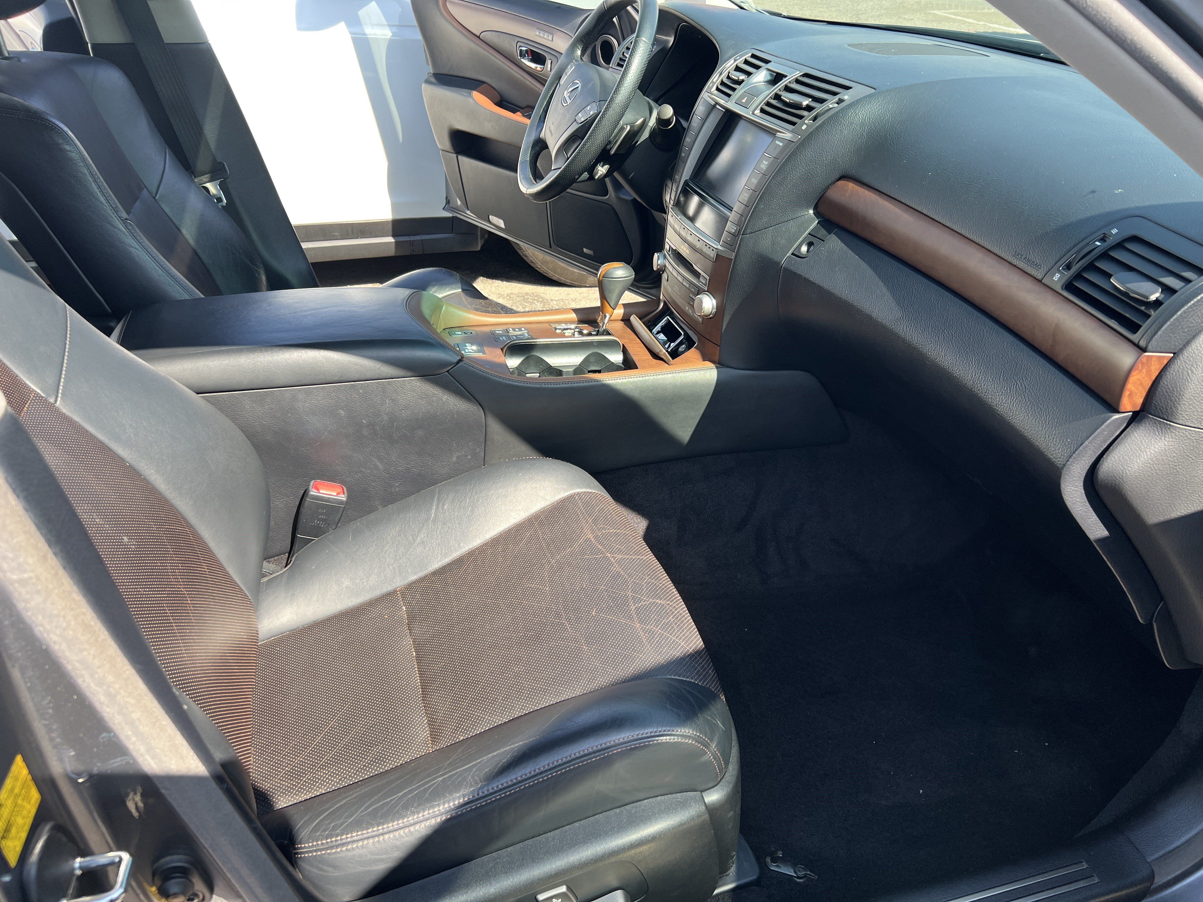 Used 2012 Lexus LS 460 w/ Sport Pkg RWD image 21