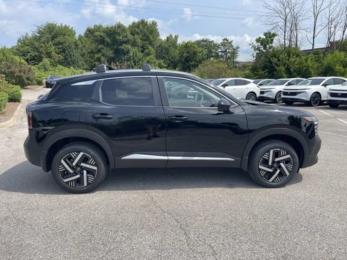 New 2026 Nissan Kicks SV w/ Cold Weather Package FWD image 2