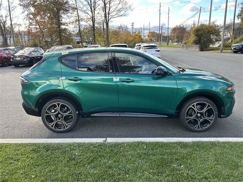 New 2025 Alfa Romeo Tonale image 9