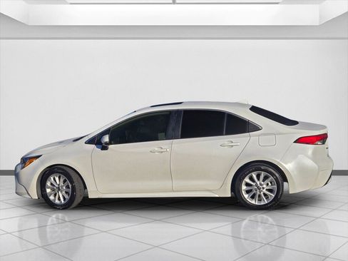 Used 2022 Toyota Corolla XLE image 8