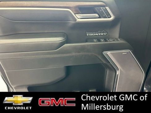 Used 2022 Chevrolet Silverado 1500 High Country w/ Technology Package AWD/4WD image 15