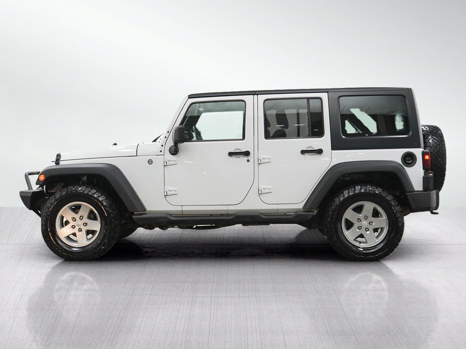 Used 2013 Jeep Wrangler Unlimited Sport AWD/4WD image 2