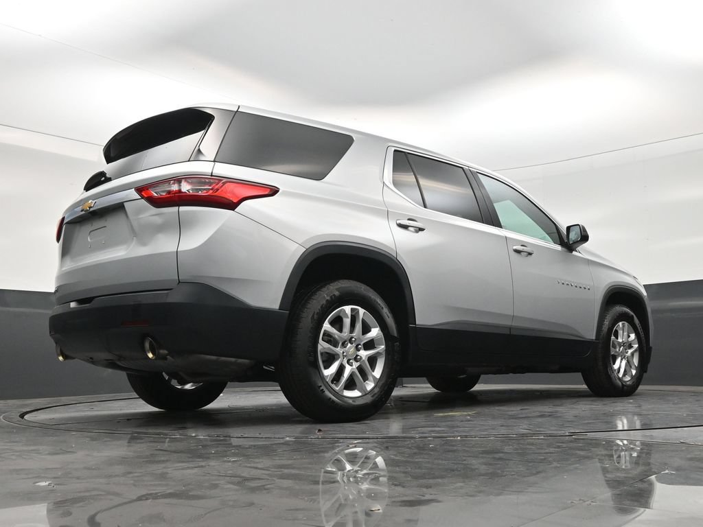 Used 2021 Chevrolet Traverse LS FWD image 23