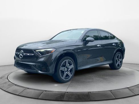 Used 2024 Mercedes-Benz GLC 300 4MATIC image 3