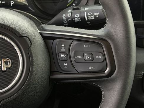 Used 2025 Jeep Wrangler Unlimited Rubicon 4xe w/ Convenience Group image 15