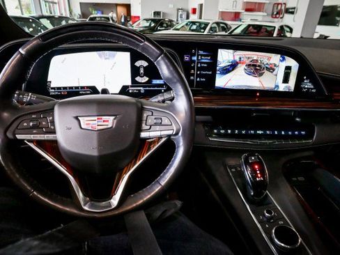 Used 2023 Cadillac Escalade ESV Premium Luxury image 44