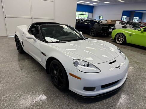 Used 2013 Chevrolet Corvette Grand Sport w/ 3LT Preferred Equipment Group RWD image 3