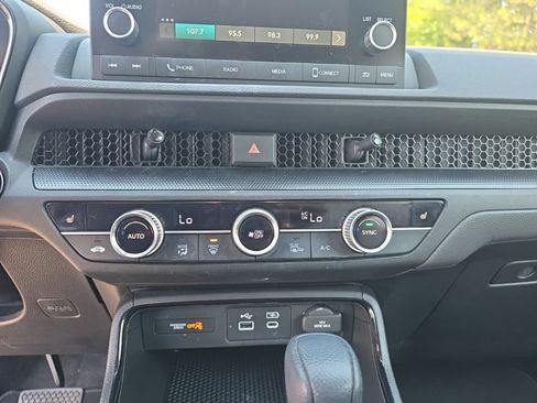 Used 2024 Honda CR-V EX image 16