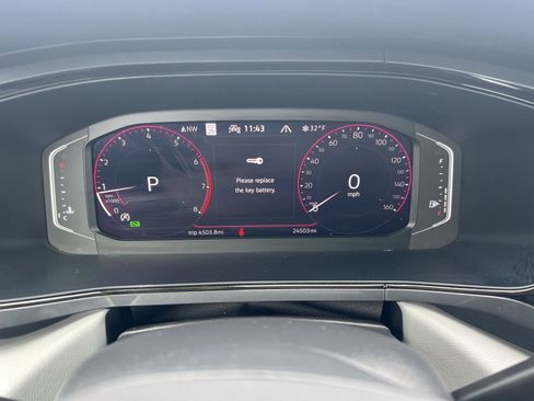 Used 2024 Volkswagen Taos SEL image 17