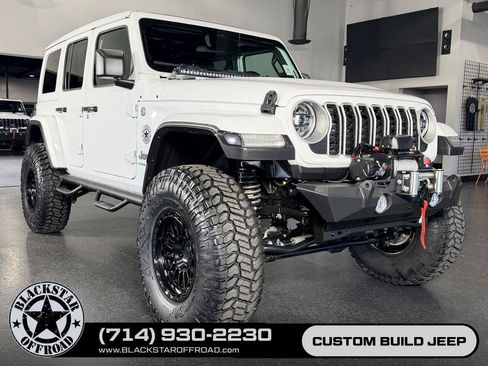 Used 2025 Jeep Wrangler Unlimited Sahara w/ Safety Group AWD/4WD image 8