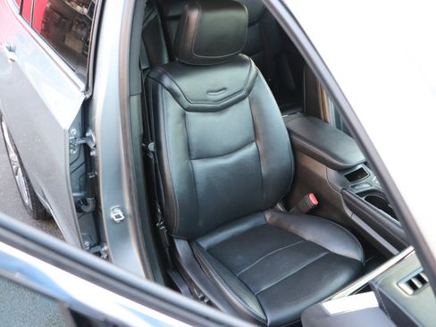 Used 2023 Cadillac XT6 Premium Luxury image 16