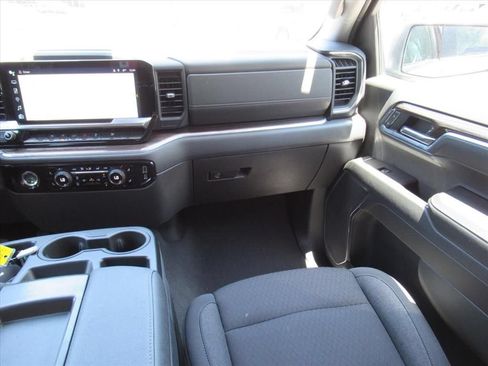 Used 2024 Chevrolet Silverado 1500 LT AWD/4WD image 14
