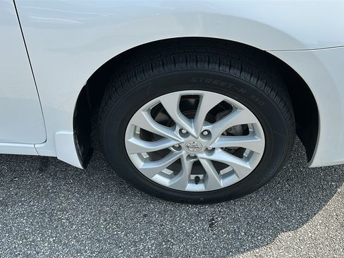 Used 2019 Nissan Sentra SV FWD image 8