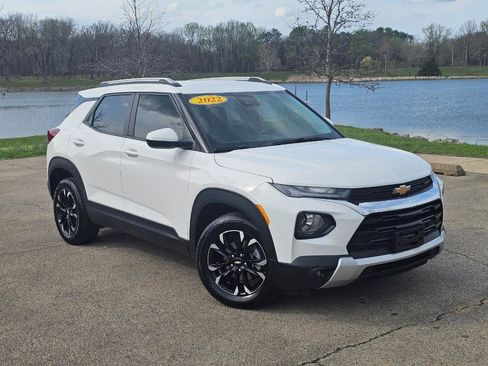Used 2022 Chevrolet TrailBlazer LT w/ Confidence II Package image 2
