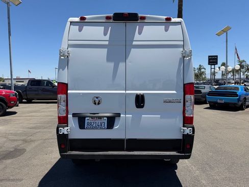 Used 2024 RAM ProMaster 2500 w/ Convenience Group FWD image 5