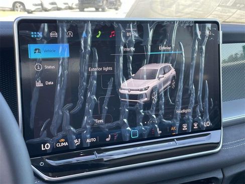 New 2025 Volkswagen Tiguan SE image 25