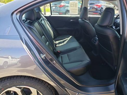 Used 2017 Honda Accord EX-L image 16
