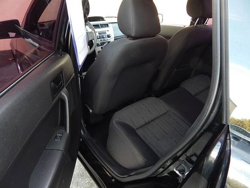 Used 2010 Ford Focus SE image 15