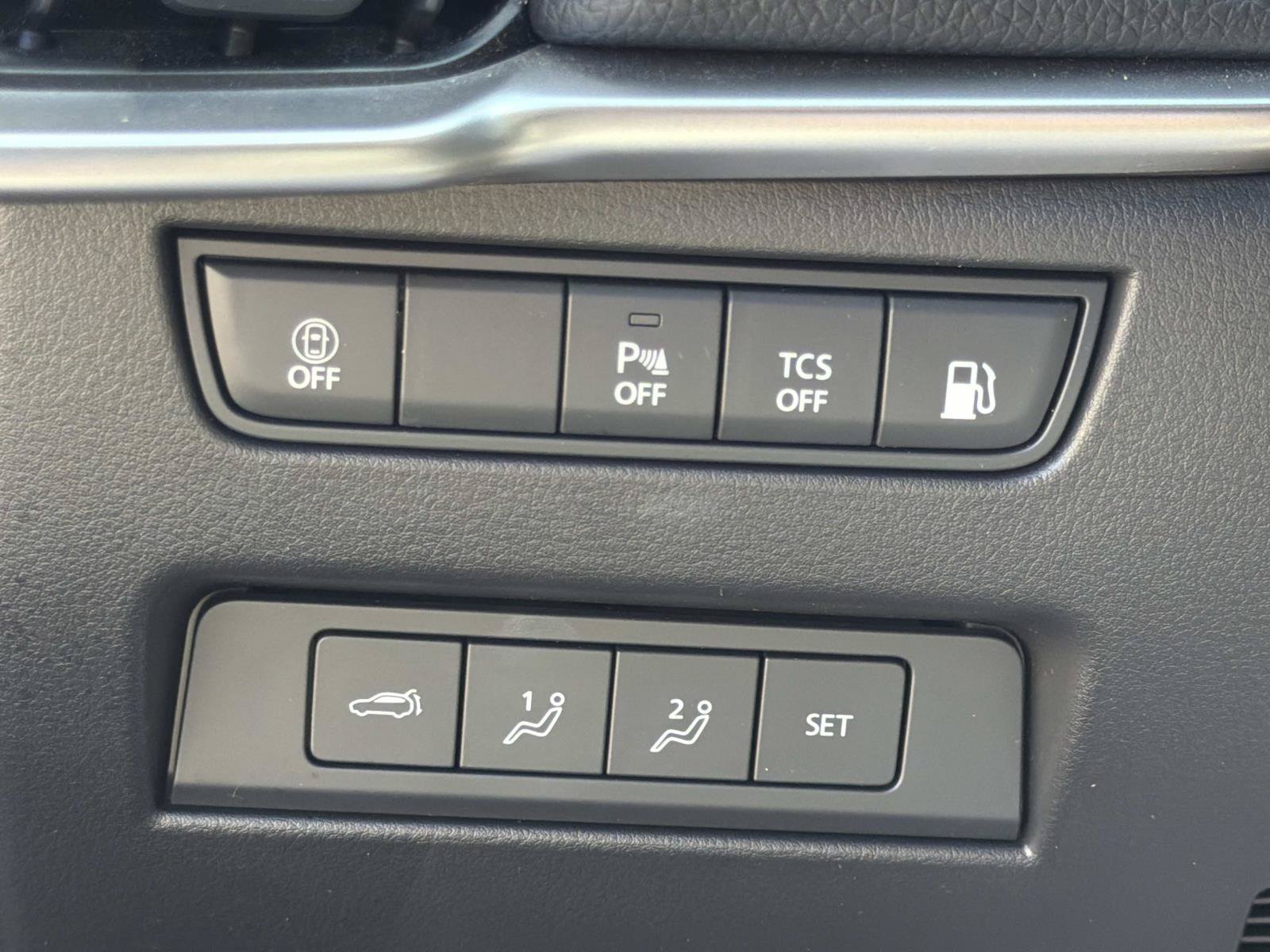 Certified 2024 MAZDA CX-90 Plug-In Hybrid w/ Premium Pkg AWD/4WD image 17