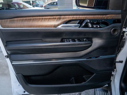 Used 2023 Jeep Grand Wagoneer 4WD image 14