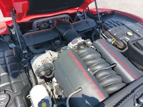 Used 2004 Chevrolet Corvette Coupe w/ Preferred Equipment Group RWD image 30