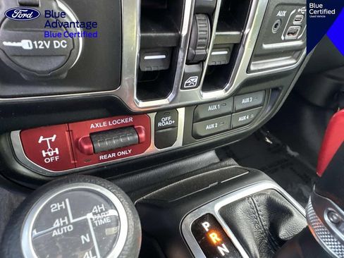 Used 2024 Jeep Wrangler Unlimited AWD/4WD image 29