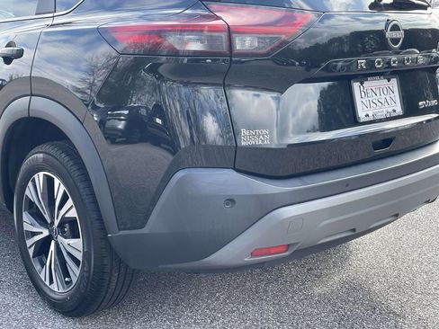 Used 2023 Nissan Rogue SV image 12