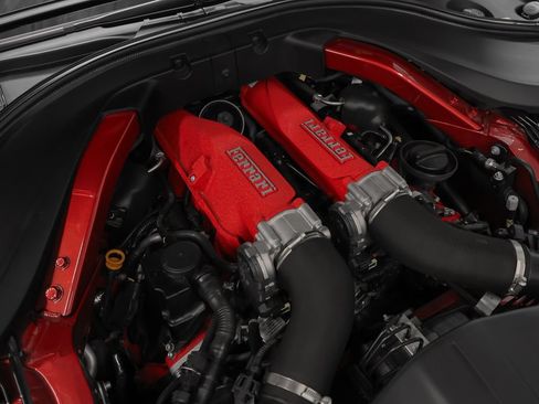 Certified 2022 Ferrari Roma RWD image 17