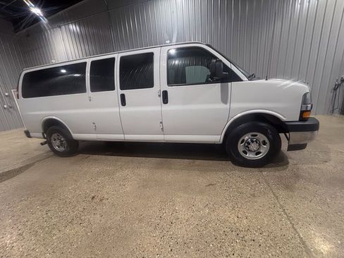 Used 2019 Chevrolet Express 3500 LT w/ LT Preferred Equipment Group image 9
