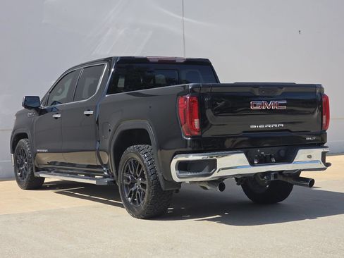 Used 2020 GMC Sierra 1500 SLT RWD image 3