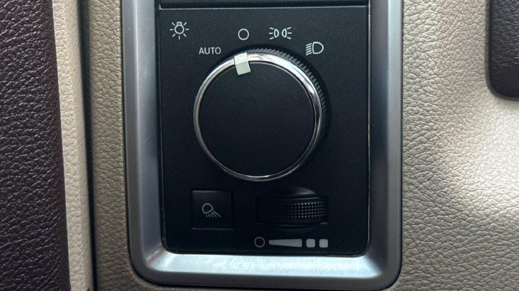 Used 2013 RAM 1500 Classic SLT w/ Premium Display Pkg RWD image 24
