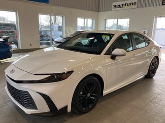 Used 2025 Toyota Camry SE video 1