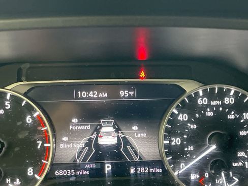 Used 2024 Nissan Rogue S AWD/4WD image 15