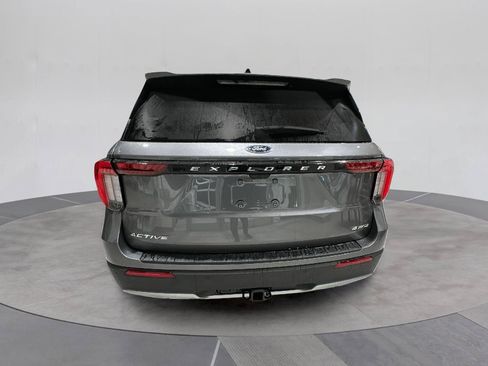 Used 2025 Ford Explorer Active w/ Active Comfort Package AWD/4WD image 5
