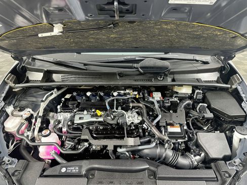 Used 2025 Toyota Prius LE FWD image 33