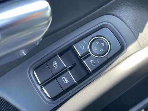 Used 2025 Porsche 718 Cayman RWD image 12