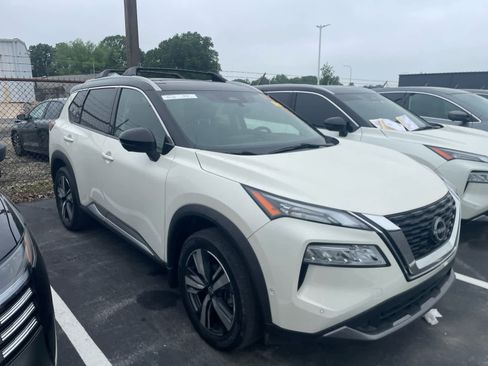 Used 2023 Nissan Rogue SL w/ SL Premium Package AWD/4WD image 3
