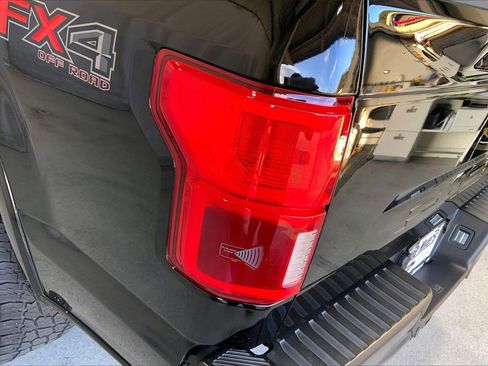 Used 2018 Ford F150 Lariat w/ Equipment Group 502A Luxury image 13