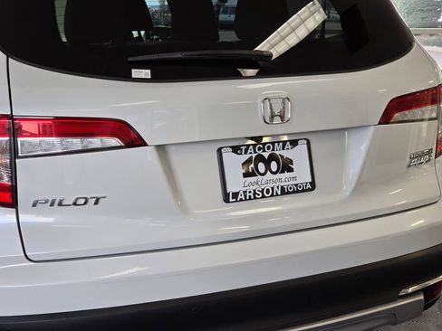 Used 2020 Honda Pilot Touring image 12