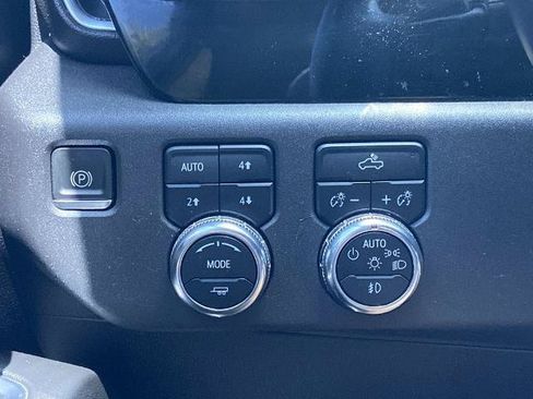 Used 2022 GMC Sierra 1500 Elevation w/ X31 Off-Road Package AWD/4WD image 13