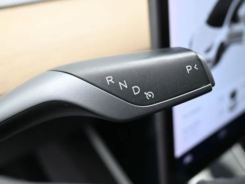 Used 2020 Tesla Model 3 Standard Range RWD image 19