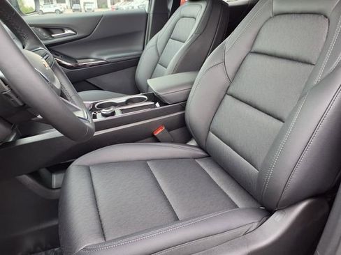 New 2026 Chevrolet Equinox LT w/ Convenience Package II image 3