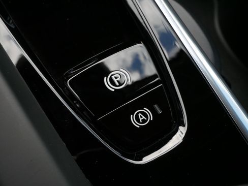 Used 2025 Volvo V60 B5 Cross Country Plus image 30