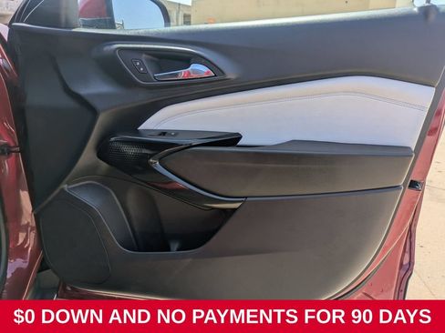 Used 2025 Chevrolet Trax LT w/ LT Convenience Package FWD image 15