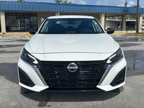 Used 2025 Nissan Altima 2.5 SV FWD image 8