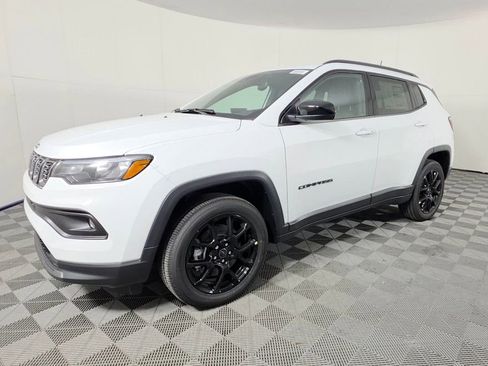 New 2026 Jeep Compass Latitude image 8