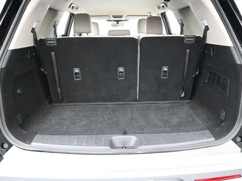 Used 2025 Nissan Pathfinder SL FWD image 29