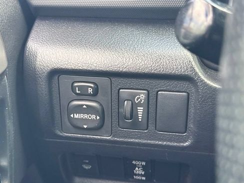 Used 2016 Toyota 4Runner SR5 AWD/4WD image 17