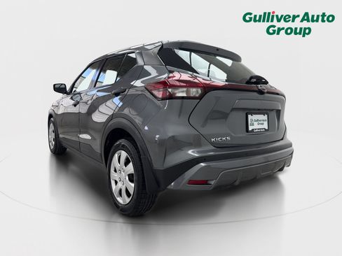 Used 2022 Nissan Kicks S FWD image 5
